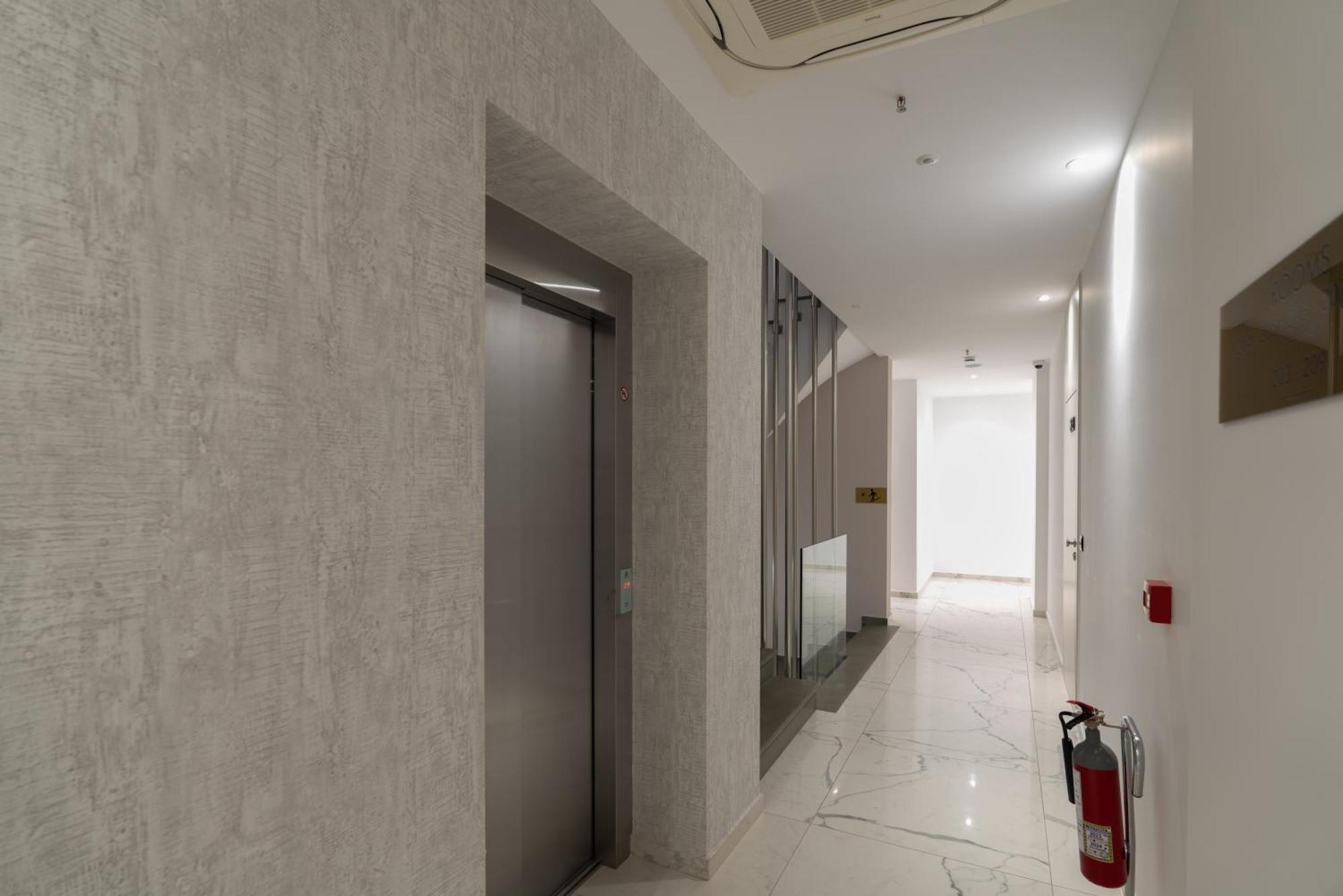Glow Boutique Hotel & Suites Sarandë Eksteriør bilde