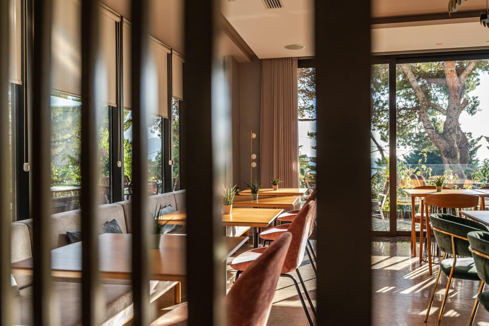 Glow Boutique Hotel & Suites Sarandë Eksteriør bilde